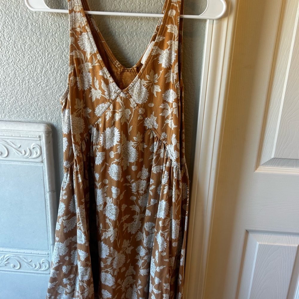 Treasure & Bond Brown Floral Midi Dress